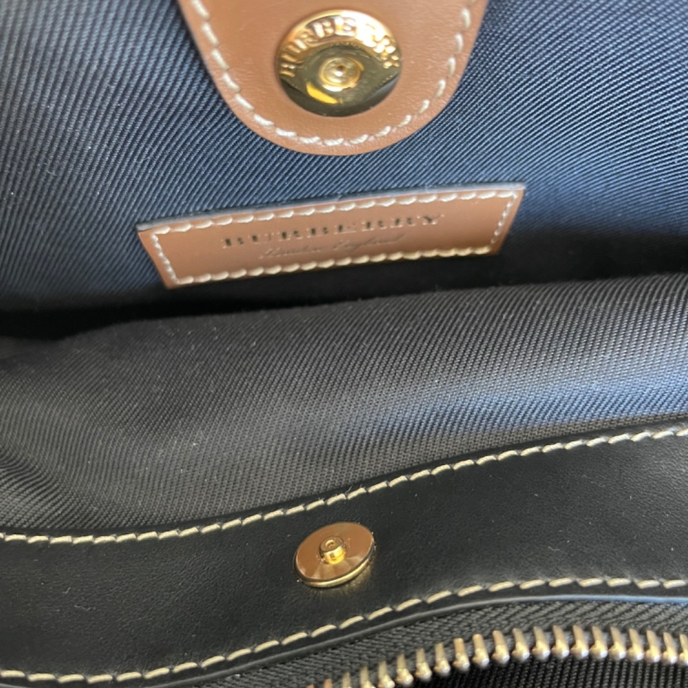 Burberry Shoulder Bag large Almost new - Picture 4 of 6